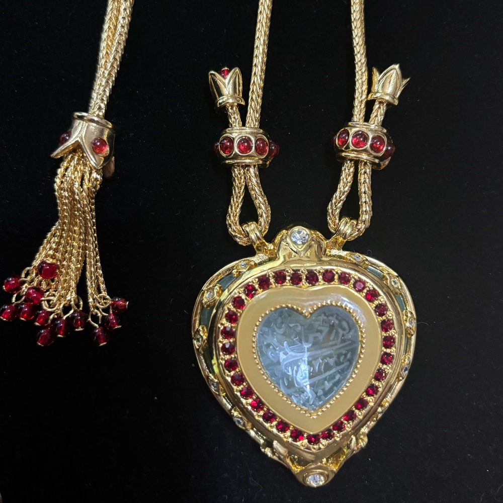 Rare Elizabeth Taylor Avon Necklace